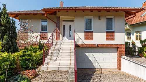 A nice bright, modern and generous, panoramic house with a large garden is for sale in Hévíz.