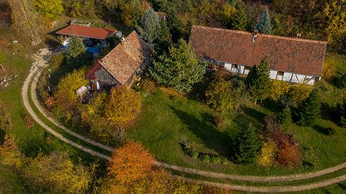 Panorámás, Üzleti lehetőségek, Tradicionális stílus.  A gyorsan fejlődő Zalacsány község mellett, Örvényeshegyen, mesebeli farm eladó.