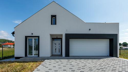 Neue Immobilien, Immobilien am Balaton.  Am Nordufer vom Plattensee ist die neugebaute Immobilie zu verkaufen.