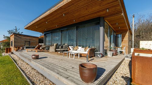 Das Familienhaus - ausgeführt nach einem wirklich ausgezeichneten Geschmack - mit atemberaubendem Panorama, in ruhiger und stiller Lage ist zu verkaufen.