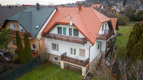 Balatoni ingatlan.  Szép ház Vonyarcvashegyen a közkedvelt Lido strandtól pár száz méterre eladó. 