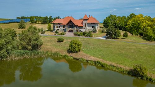 Vues panoramique , A Proximité du lac Balaton, Commerces.  