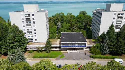 Immobiliën aan het Balatonmeer, Handelszaken.  