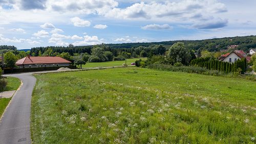  Kehidakustányban 6 db építési telek a termálfürdő és a zalacsányi Zala Springs golfpálya közelében eladó.