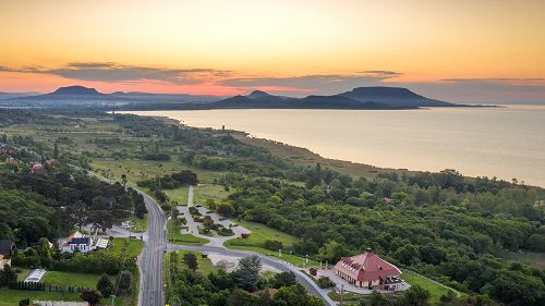 Widok panoramiczny, Nieruchomość Balaton, Nieruchomości handlowe.  